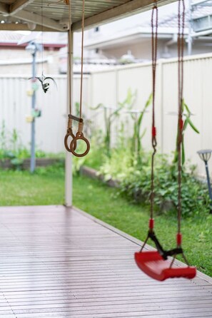 Property grounds - Grand Family Retreat: 5BR Oasis M11 (Sunnybank)
