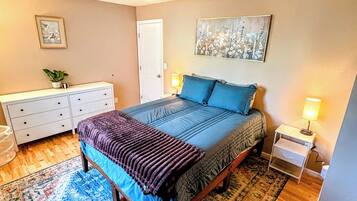 Free WiFi, bed sheets