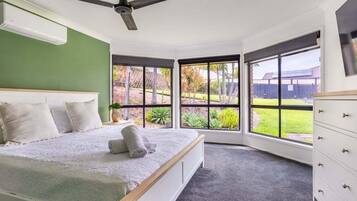 Iron/ironing board, WiFi, bed sheets