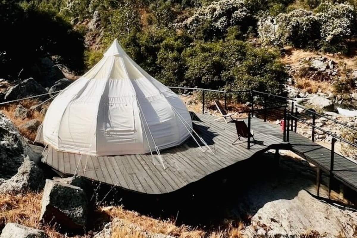 Liberated Tent, 1 Queen Bed, Firepit, Sauna, Gym, River View | Free WiFi, bed sheets