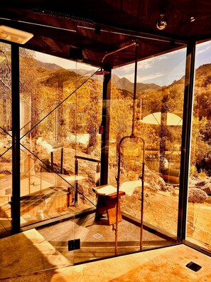 Interior - Paradise Ranch Inn (Three Rivers)