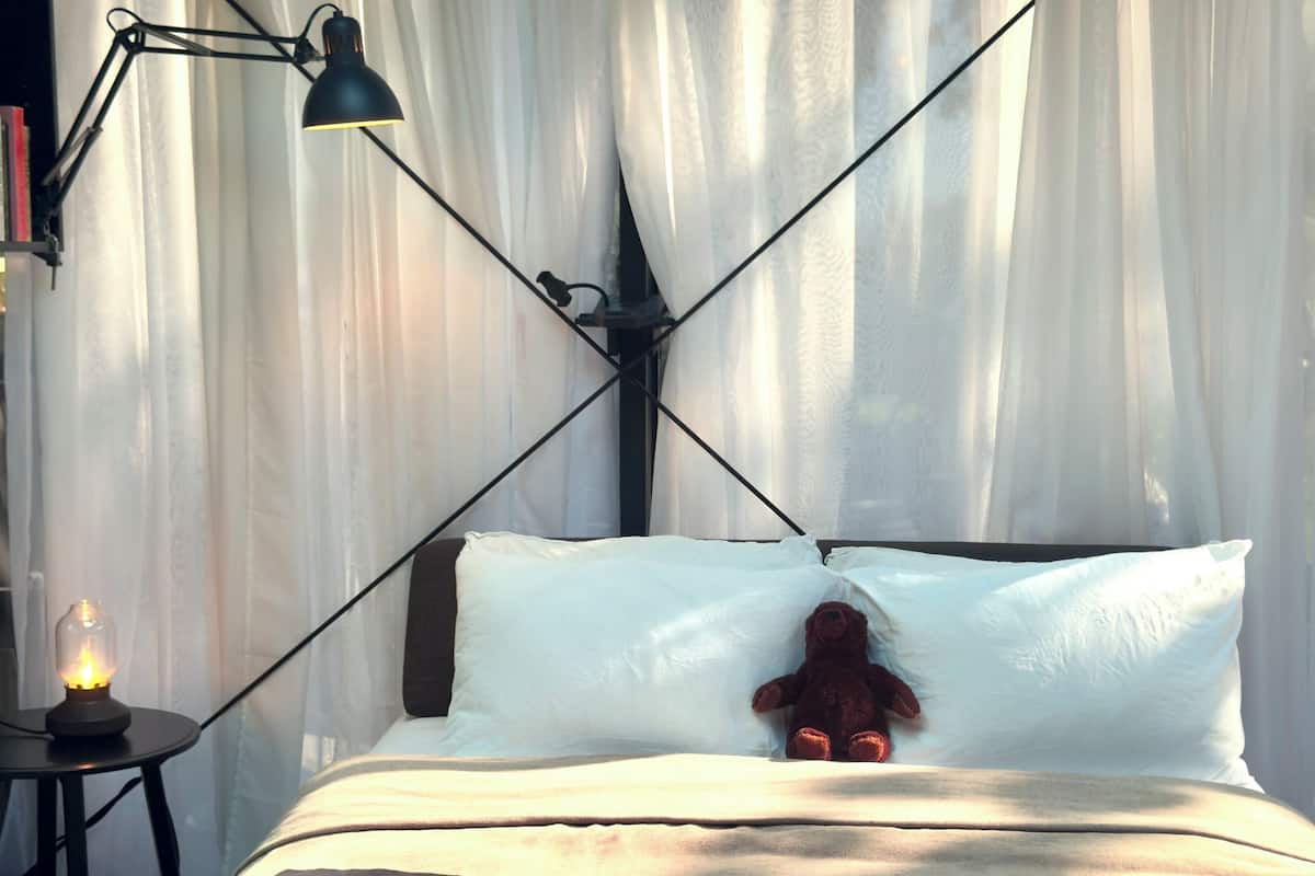 Limitless House, Deluxe Studio Suite, 1 Queen Bed, Hot Tub, River View | Free WiFi, bed sheets