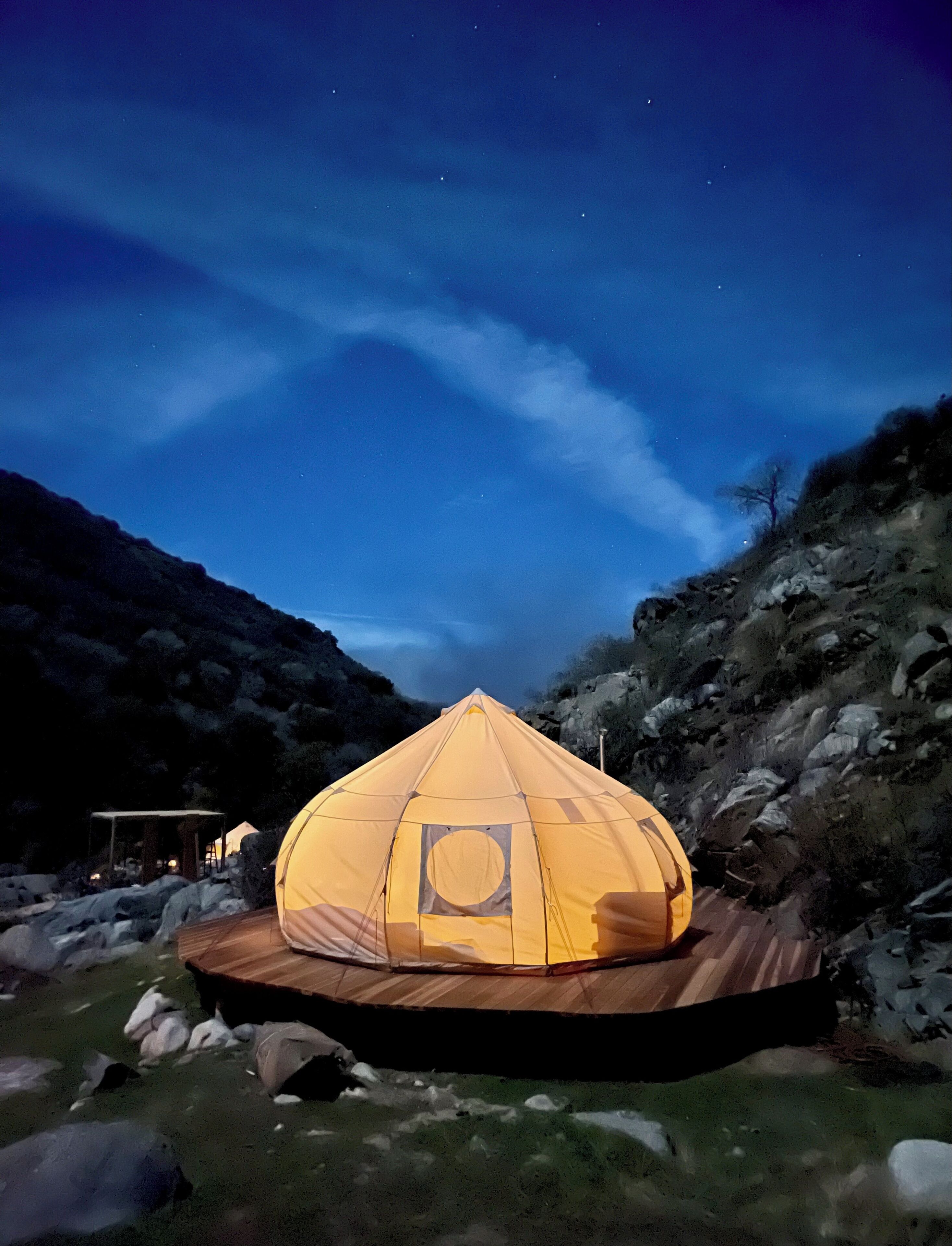 Lucky tent, 2 Twin Beds, Firepit, Sauna, Gym, River View | Free WiFi, bed sheets