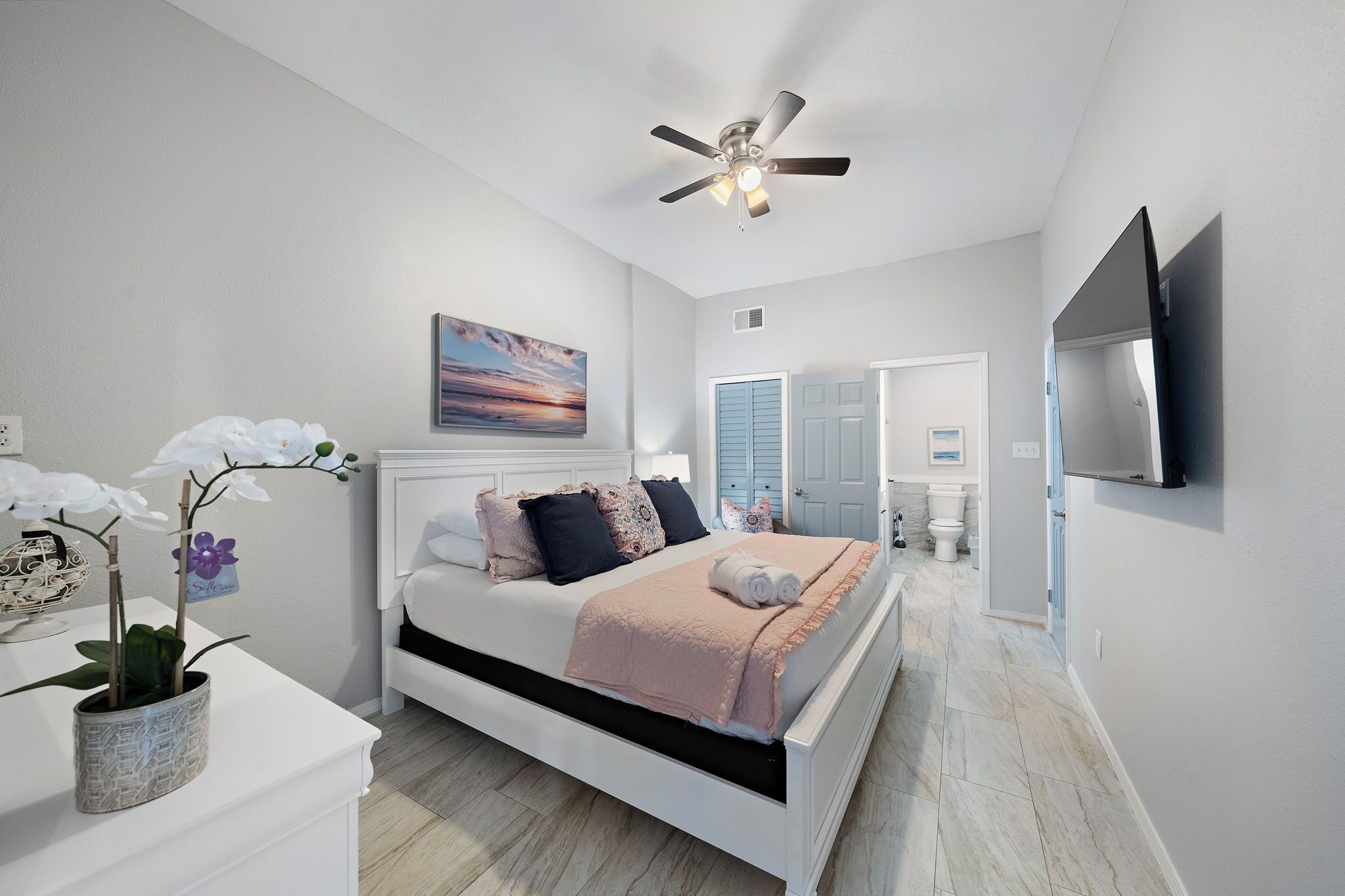 3 bedrooms, iron/ironing board, WiFi, bed sheets