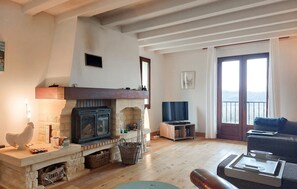 Smart TV, fireplace, DVD player - Charmant avec vue paysagère (Castels et Bézenac)