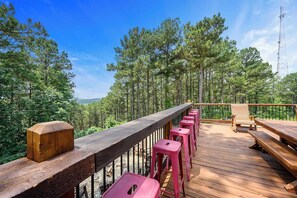 Outdoor dining - Stairway to Heaven | 7BR Luxury | Mountain views (Broken Bow)