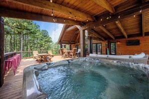 Outdoor dining - Stairway to Heaven | 7BR Luxury | Mountain views (Broken Bow)