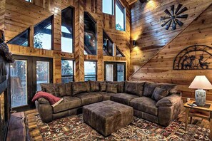 TV, fireplace, video games, table football - Stairway to Heaven | 7BR Luxury | Mountain views (Broken Bow)