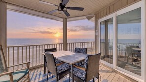 Apartment (1 Bedroom) | Interior - 301 F Port O Call by Avantstay Oceanfront Home + Shared Pool + Direct Access to the Beach (Isle of Palms)