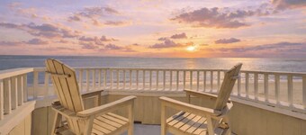 301 F Port O Call by Avantstay Oceanfront Home + Shared Pool + Direct Access to the Beach