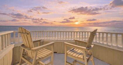 301 F Port O Call by Avantstay Oceanfront Home + Shared Pool + Direct Access to the Beach