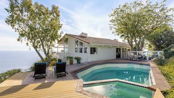 House (4 Bedrooms) | Front of property