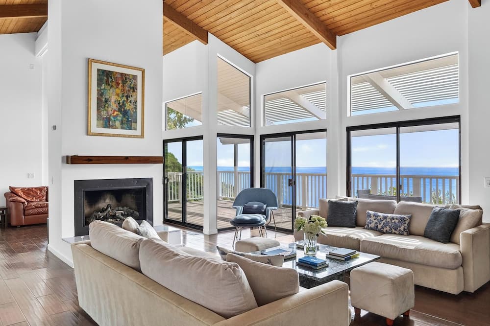Pacific View Malibu by Avantstay Oceanfront Retreat + Ocean Views - Point Dume, CA