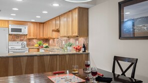 Apartment (2 Bedrooms) | Interior - Park State Lodge by Avantstay Spacious Park City Condo + Balcony + Fireplace + Near Skiing, Dining & Trails (Park City)