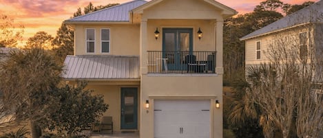 المنشأة من الخارج