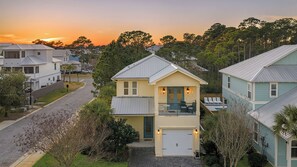 House (4 Bedrooms) | Interior - Sea Love by Avantstay Beach Home + Sleeps 16 Mins to Miramar Beach + Community Pool Group Stay (Miramar Beach)