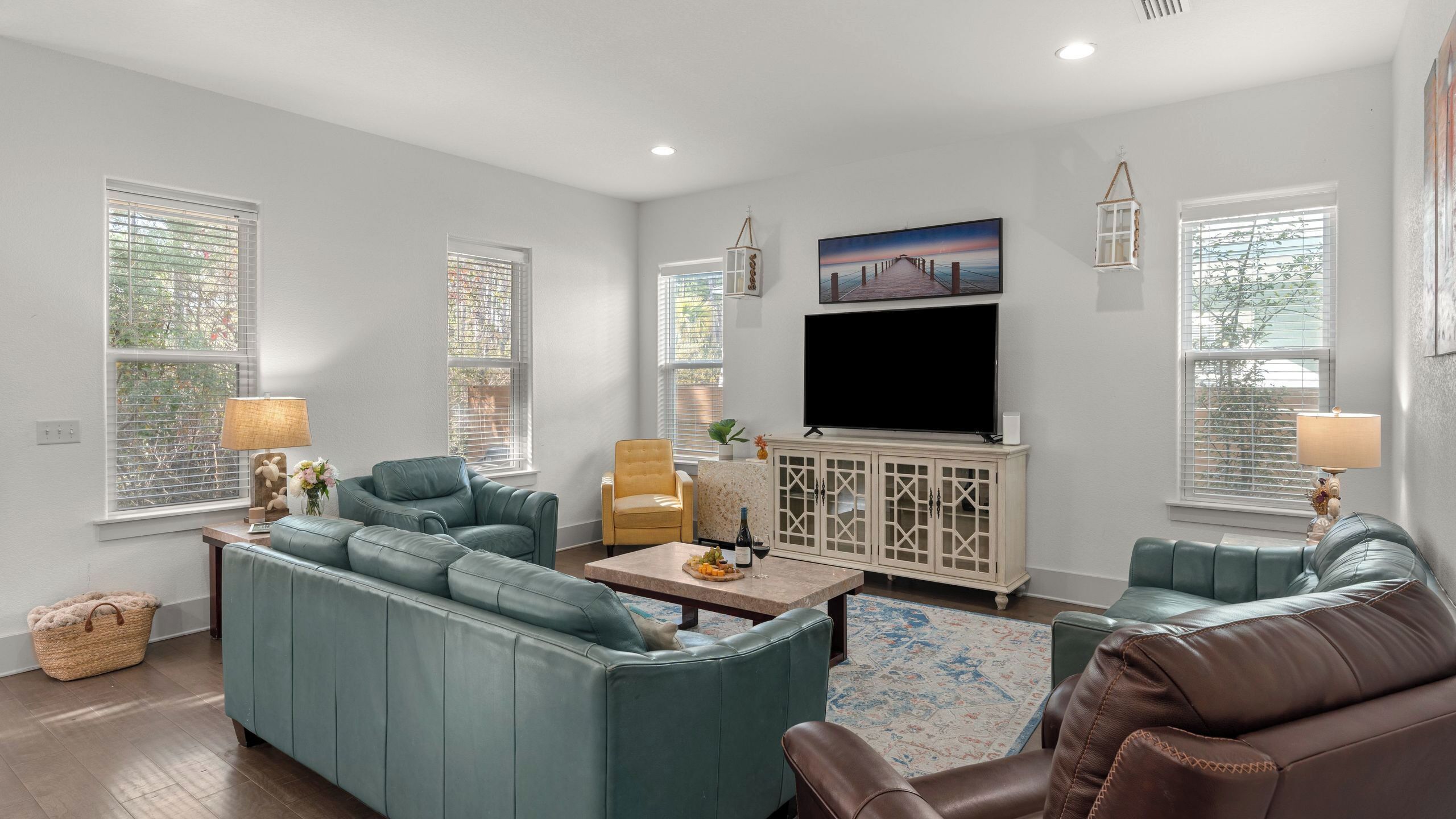 House (4 Bedrooms) | Interior