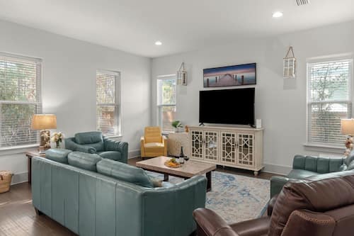 House (4 Bedrooms) | Interior