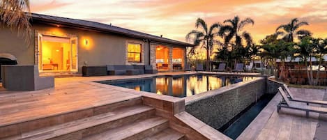 House (4 Bedrooms) | Front of property