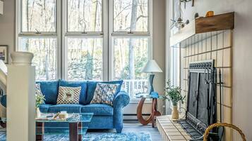 House (4 Bedrooms) | Interior
