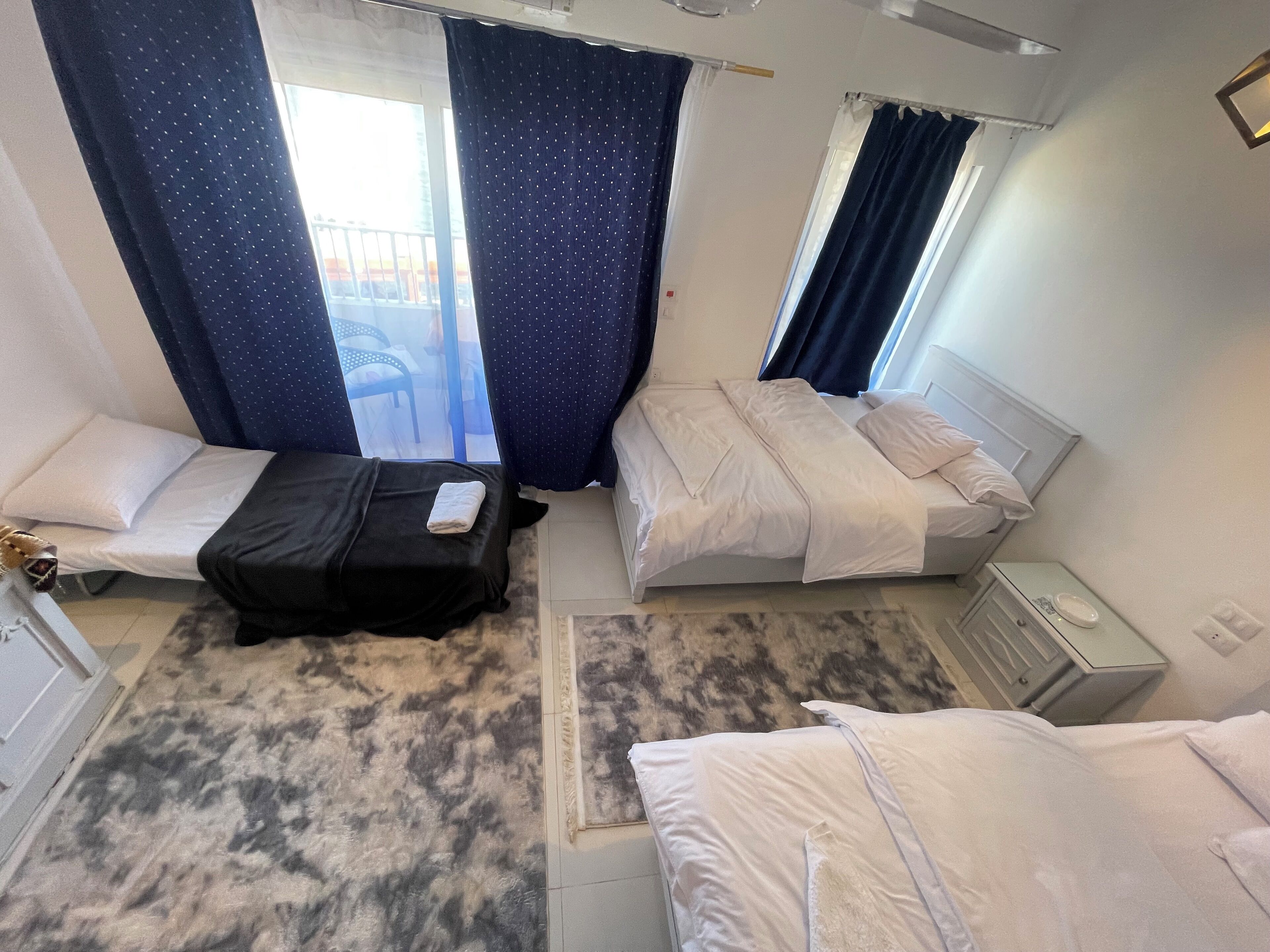 Twin kamer, uitzicht op rivier | Verduisterende gordijnen, geluiddichte muren, gratis wifi