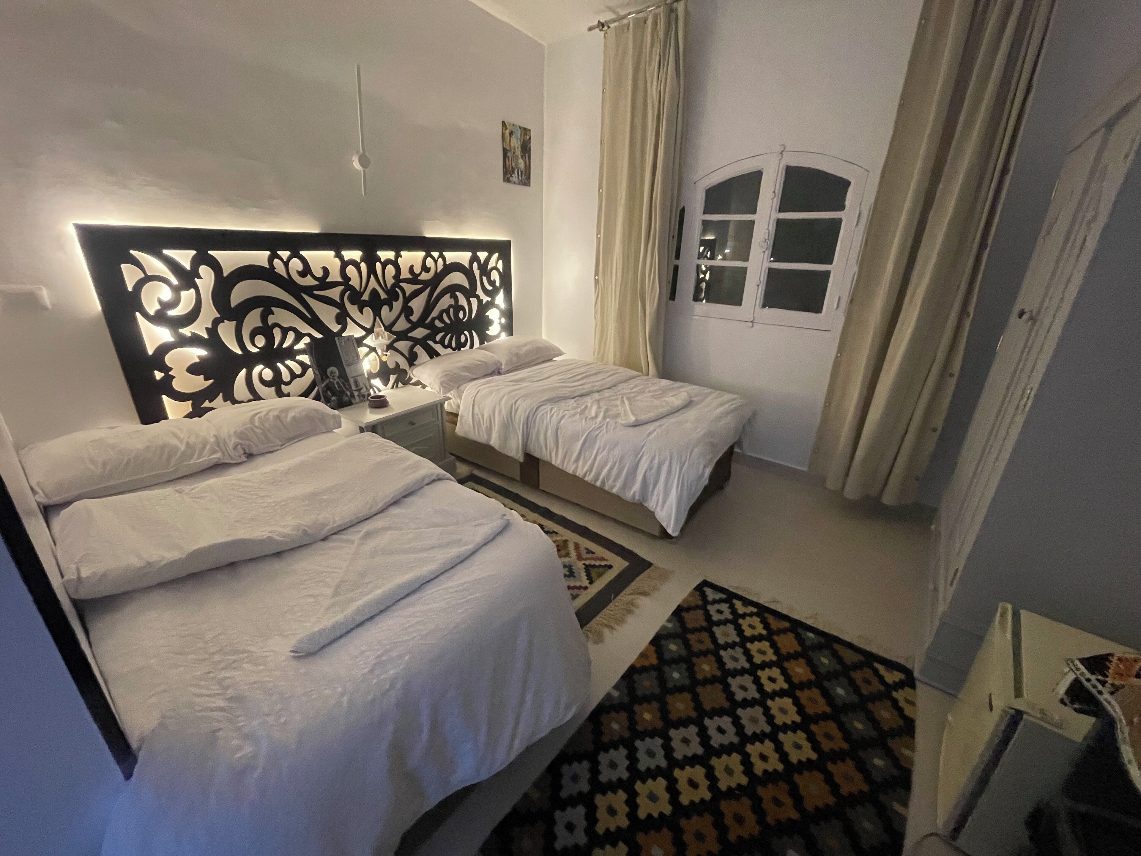 Blackout curtains, soundproofing, free WiFi