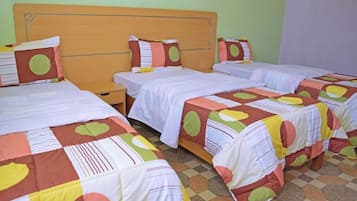 Tremannsrom – deluxe | Wi-fi (inkludert) og sengetøy