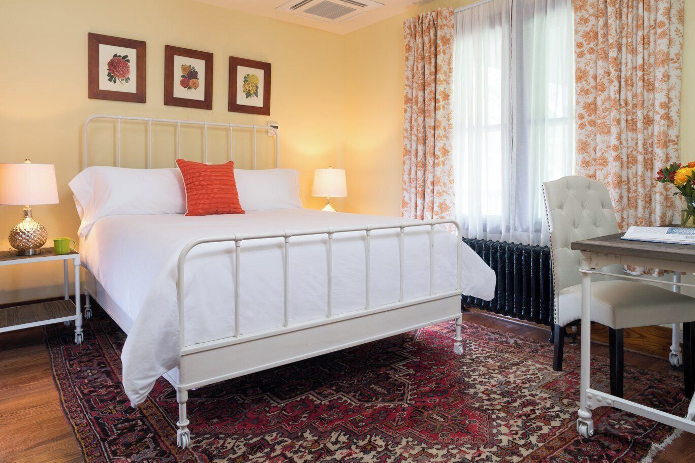 Double Room, 1 Queen Bed, Garden View | Desk, free WiFi