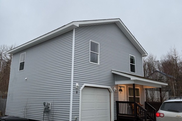 whole house with oversize 1 car gar