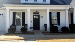 A two-story house with a black front door, white trim, and a number '514' above the door. - Perfect Masters Week Stay- Spacious Home ONLY 10 Miles from Augusta National (North Augusta)