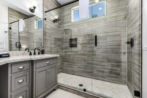 Bathroom - Massive Estate, Pickle Ball, Splash Pad, Mini Golf (Cave Creek)
