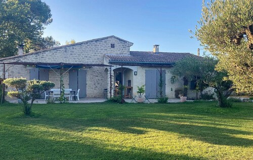 Lovely home in Caromb