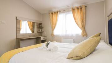 2 bedrooms, individually decorated, individually furnished, free WiFi