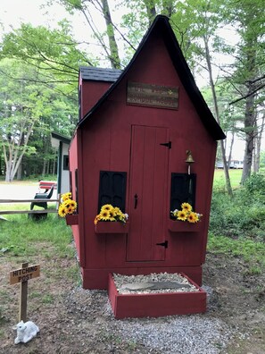 Exterior - Waterfront 3-Bedroom Cottage on Pleasant Pond in Turner, ME (Turner)