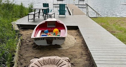 Waterfront 3-Bedroom Cottage on Pleasant Pond in Turner, ME