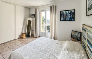 Travel cot, free WiFi - Maison Avec Piscine 1 (Saint raphael)