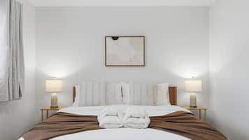 3 soverom, skrivebord, reiseseng for barn og wi-fi (inkludert)