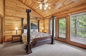 6 bedrooms, iron/ironing board, free WiFi, bed sheets - 6 BR, large indoor pool, full arcade, views, cinema, and gameroom. Sleeps 25+ (Pittman Center)