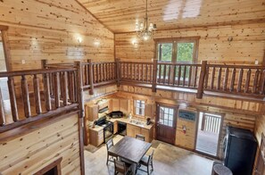 Paper towels - 6 BR, large indoor pool, full arcade, views, cinema, and gameroom. Sleeps 25+ (Pittman Center)