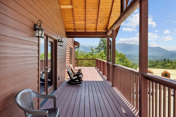 Terrace/patio - 6 BR, large indoor pool, full arcade, views, cinema, and gameroom. Sleeps 25+ (Pittman Center)