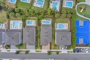 Exterior - 7462 Modern 6BR/6BA Pool Home near Disney (Kissimmee)