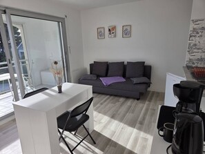 Living area - Ideal apartment for 2/3 people with sea view (DAMGAN)