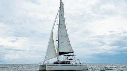 Glorious Yacht Stay Key West - 4 BDRMS and Amenities!