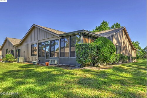 Beautiful 3 Bedroom Condo w/ Golf in Luxury Community with Amenities