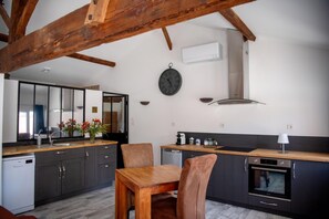 Microwave, oven, dishwasher - La Garçonnière - TOURNUS (TOURNUS)