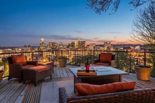 Mins To Downtown, Stadiums, Christ & Children's Hospital, Close to Universities