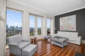 Smart TV - Mins To Downtown, Stadiums, Christ & Children's Hospital, Close to Universities (Cincinnati)