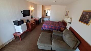 Desk, iron/ironing board, free WiFi