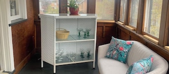 Little Eagle's Nest - Charming & Cozy 2-Bed Apartment