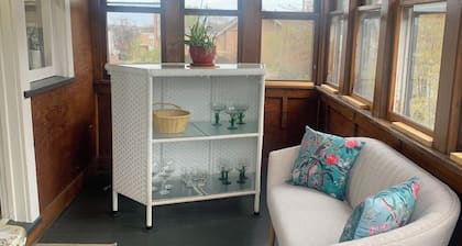 Little Eagle's Nest - Charming & Cozy 2-Bed Apartment